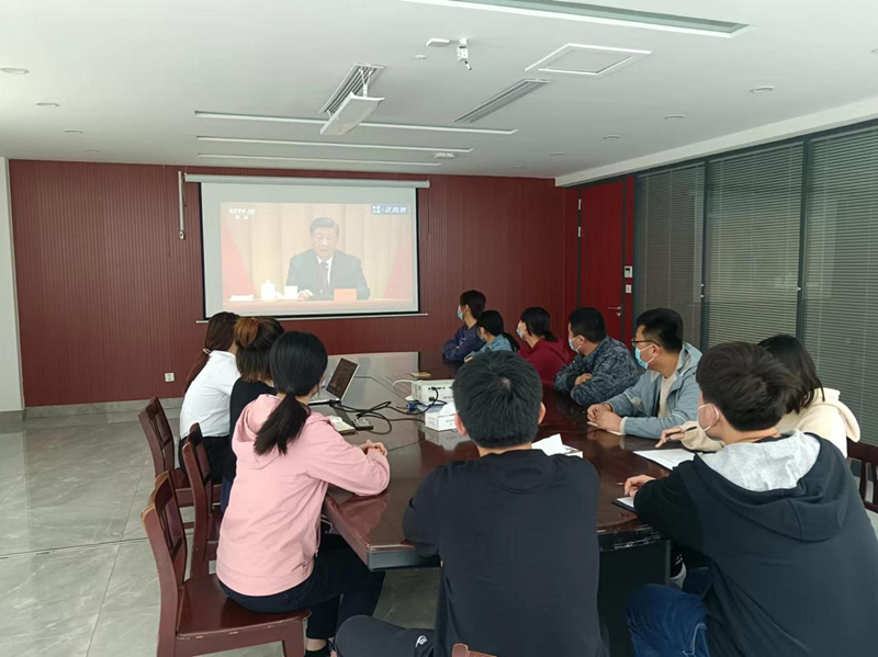 第二區(qū)域項(xiàng)目部組織觀看《慶祝中國共產(chǎn)主義青年團(tuán)成立100周年大會(huì)》直播