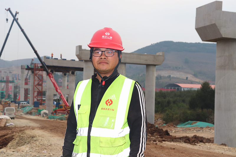 尋找最美公路人：我是革命一塊磚 哪里需要往哪搬————記臨臨高速苗莊特大橋0#-9#現(xiàn)場負(fù)責(zé)人賈真