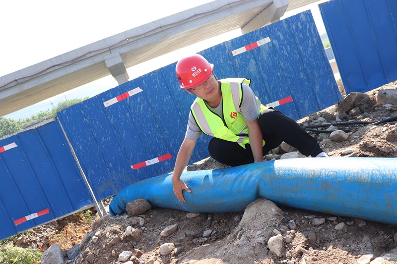 11、利用水泵對基坑抽水_副本