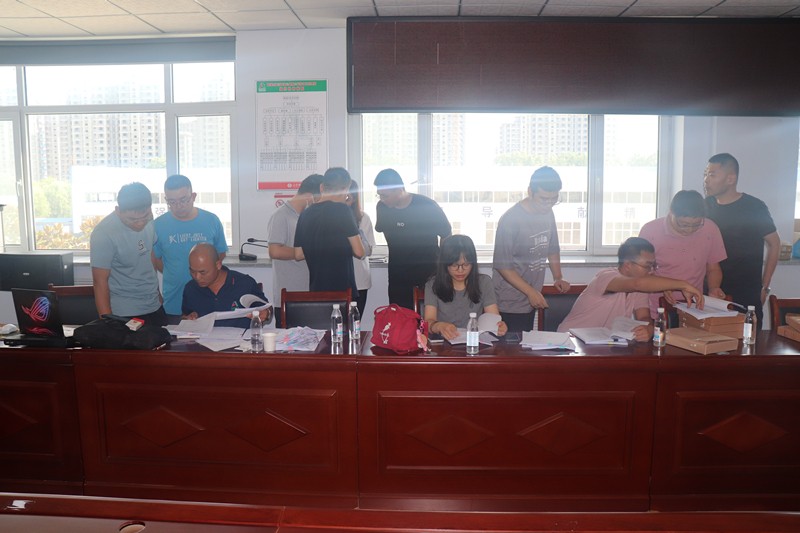 臨臨高速第四駐地辦對臨臨高速六標進行內(nèi)業(yè)資料專項檢查