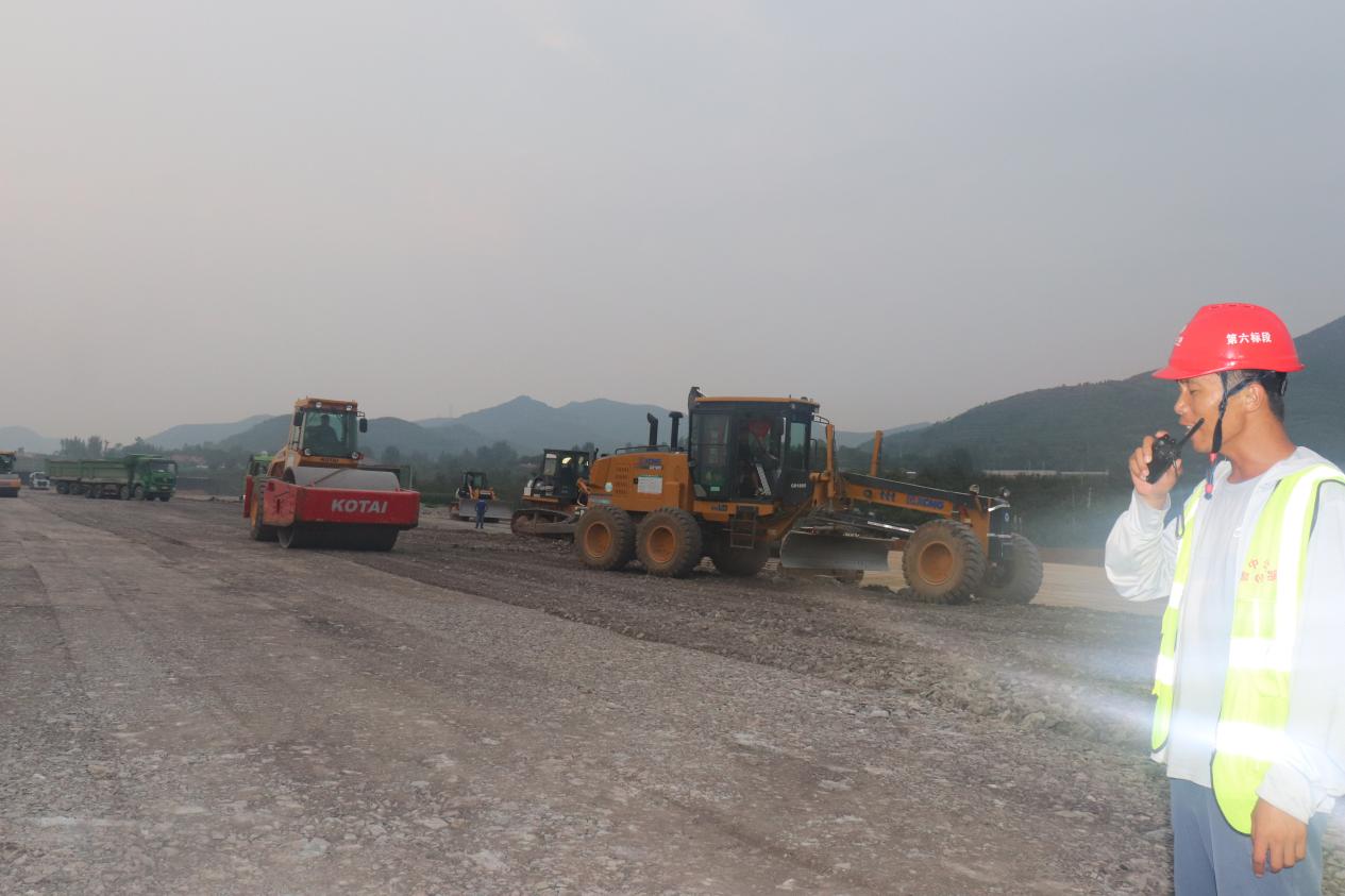 大干快上　高歌猛進(jìn) ——臨臨高速掀起建設(shè)熱潮