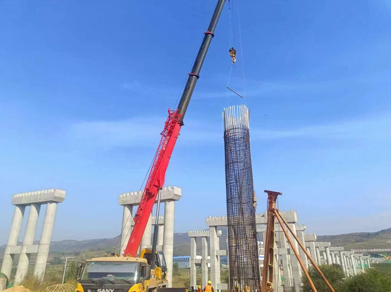 臨臨高速六標魯山南互通9月份工作動態(tài)