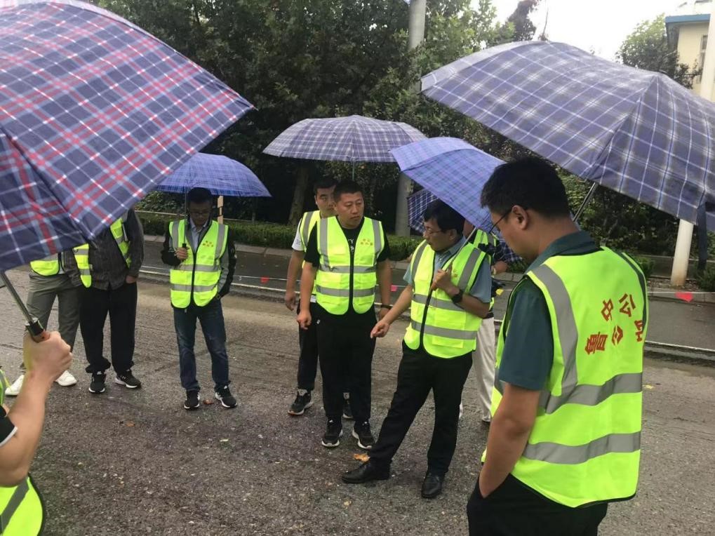 挖潛增效保進(jìn)度，客觀實(shí)際定目標(biāo)——項(xiàng)目策劃專(zhuān)家組對(duì)高淄路中修項(xiàng)目實(shí)地調(diào)研