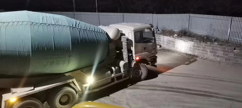 3、首輛罐車出發(fā)_副本