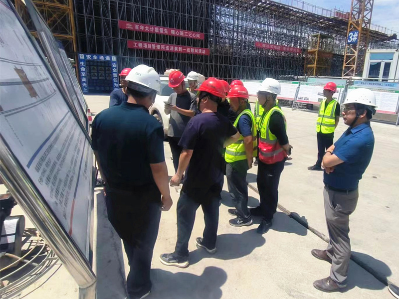 公司總部領(lǐng)導(dǎo)調(diào)研臨臨高速施工一線并召開工作座談會(huì)