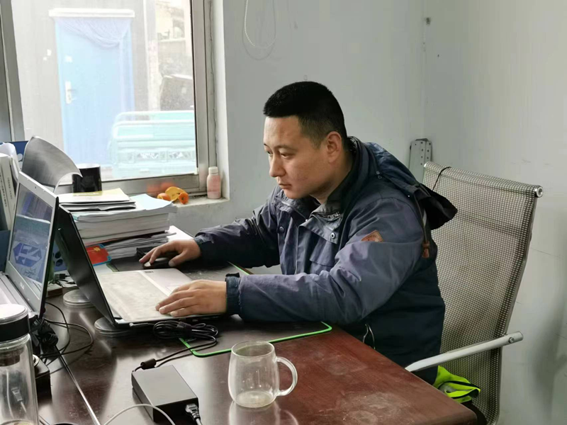 我身邊的榜樣——張靖山