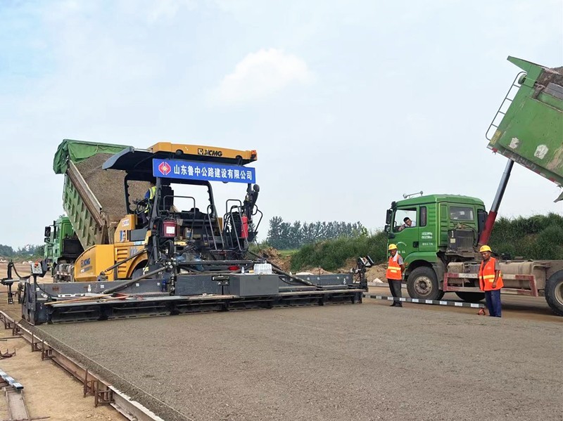 機械化施工公司多措并舉保障臨臨項目有序施工