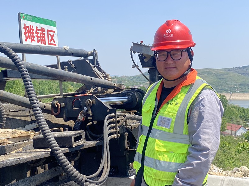 五一我在崗 勞動(dòng)最光榮——機(jī)械化施工公司五一特輯