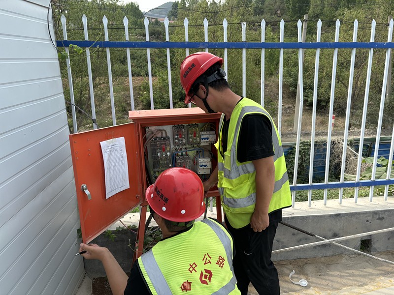 臨臨高速六標(biāo)開(kāi)展安全生產(chǎn)檢查