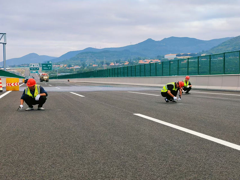 全線徒步（從北到南）路面附著物清理—周仕濤、鄭浩楠、趙嘉澍_副本