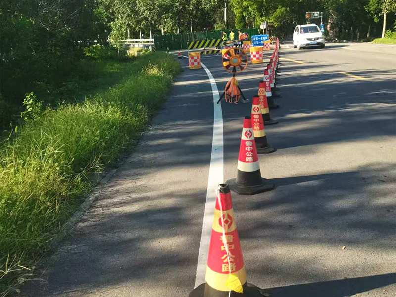  S232張魯線博山區(qū)王家莊至沂源線草埠段修復(fù)養(yǎng)護(hù)工程沂源縣蘆董路口至博山瓦泉段全封閉罩面施工