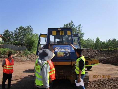 第二工程公司第二項目部組織機械設備倒車影像專項檢查