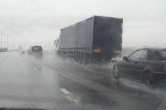 雨天山路歷險(xiǎn)記