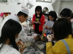 新寧項目組織“包餃子，迎五四”活動