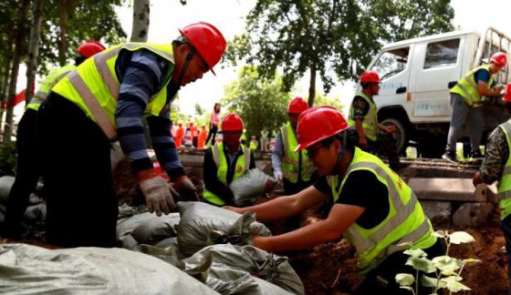 膠海線項目部參加公路防汛暨應(yīng)對突發(fā)事件應(yīng)急演練