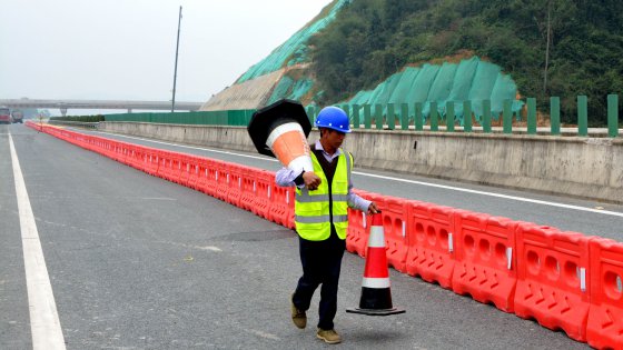 江西項目互通匝道涉路施工順利啟動