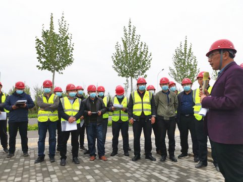 【抓作風(fēng) 創(chuàng)效益】公司召開(kāi)中水管道安裝項(xiàng)目施工現(xiàn)場(chǎng)會(huì)議