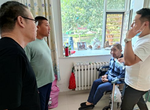 第三公司黨支部、工會(huì)走訪慰問危困職工家庭