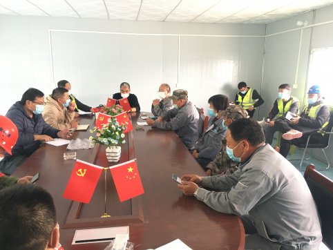 【臨臨風(fēng)采】臨臨六標(biāo)虎山隧道洞身開(kāi)挖第一炮順利炸響